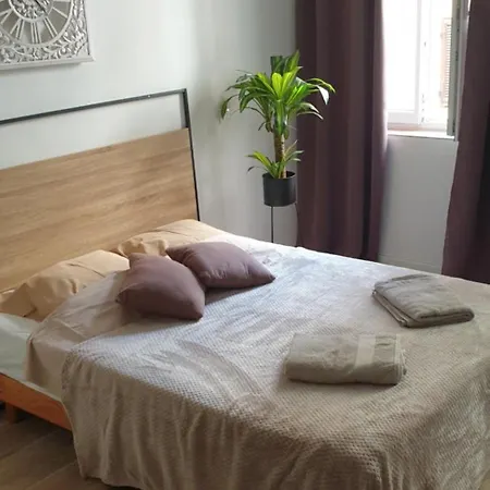 : Beau En Plein Centre Apartman